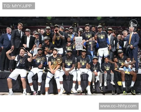 勇士伤兵满营仍逆袭骑士库里追梦等六将缺阵展现顽强斗志